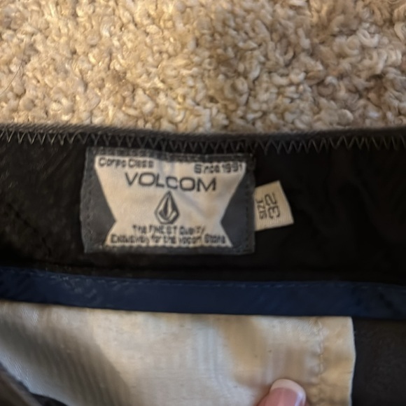 🍍Volcom hybrid  shorts🍍Sz 32🍍9” inseam🍍 - Picture 3 of 5